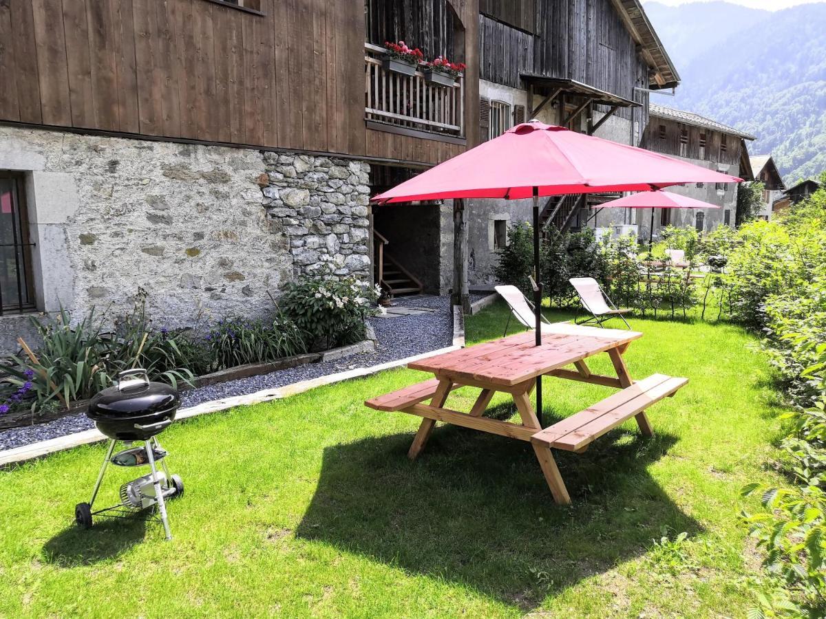 Chez Lucienne, Jacuzzi Et Sauna Samoëns Esterno foto